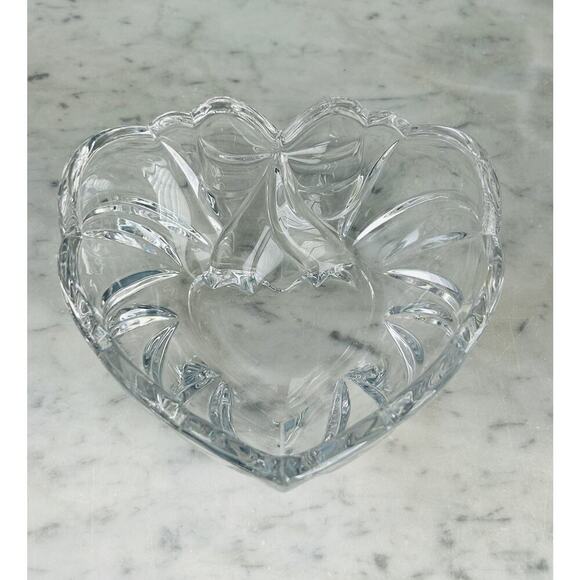 Gorham Heart Shaped Fine Crystal Bowl w/ Bow Germany Candy Dish 1831 Trinket - Picture 1 of 14